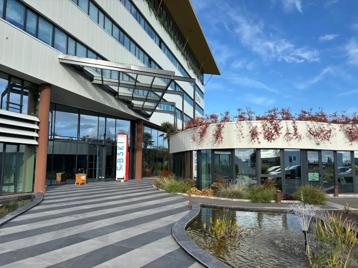 Photo du centre adhara Orléans Photo de la façade centre adhara Orléans
